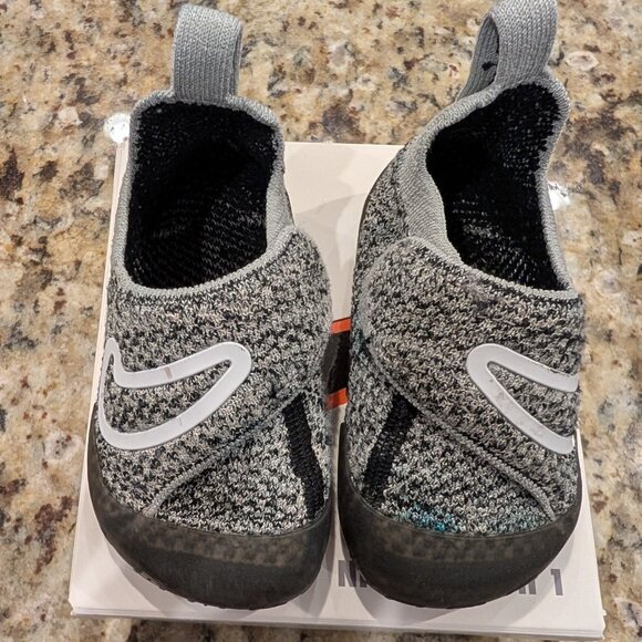 Nike Swoosh 1 size 5 - Picture 1 of 5